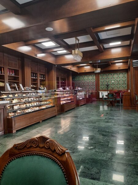 Inchiriere spatiu comercial in zona Dristor metrou, bloc nou.